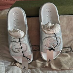 Gucci Silver Sandals with Metallic Finish